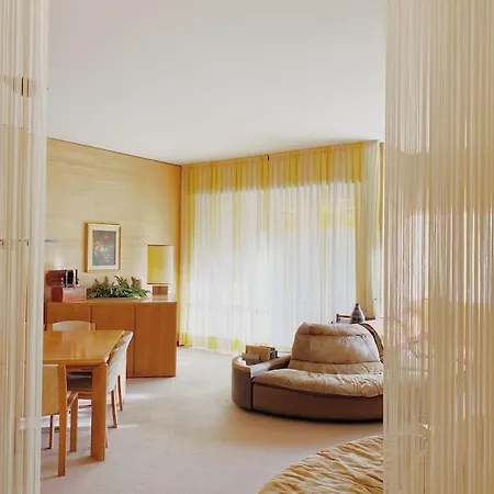 Spacious 3 Bdr 2 Bath, 5 Min From Center