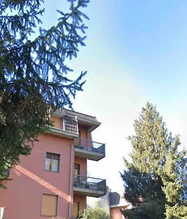 Spacious 3 Bdr 2 Bath, 5 Min From Center *