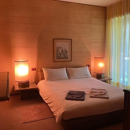 Spacious 3 Bdr 2 Bath, 5 Min From Center Appartamento