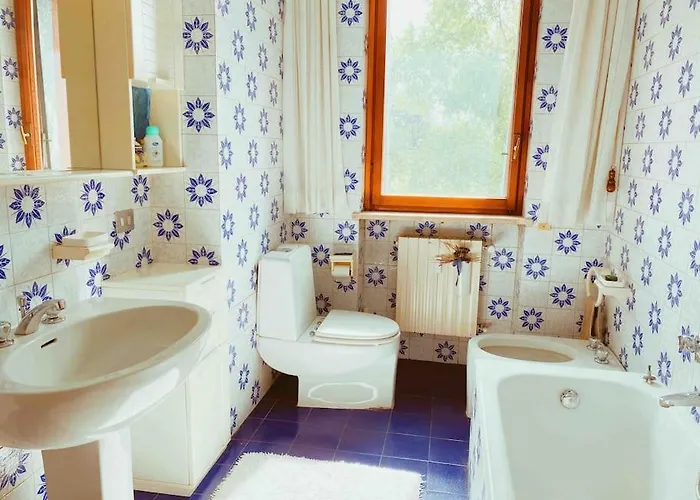 Spacious 3 Bdr 2 Bath, 5 Min From Center شقة