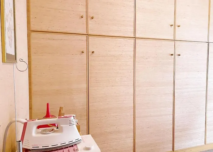 Spacious 3 Bdr 2 Bath, 5 Min From Center فاريسّي