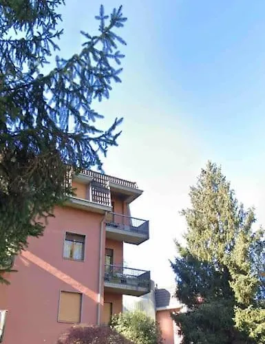 Spacious 3 Bdr 2 Bath, 5 Min From Center *