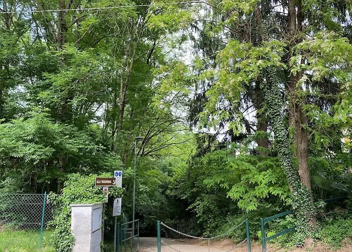 Spacious 3 Bdr 2 Bath, 5 Min From Center شقة