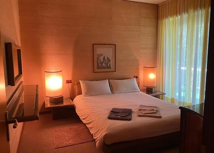 Spacious 3 Bdr 2 Bath, 5 Min From Center شقة